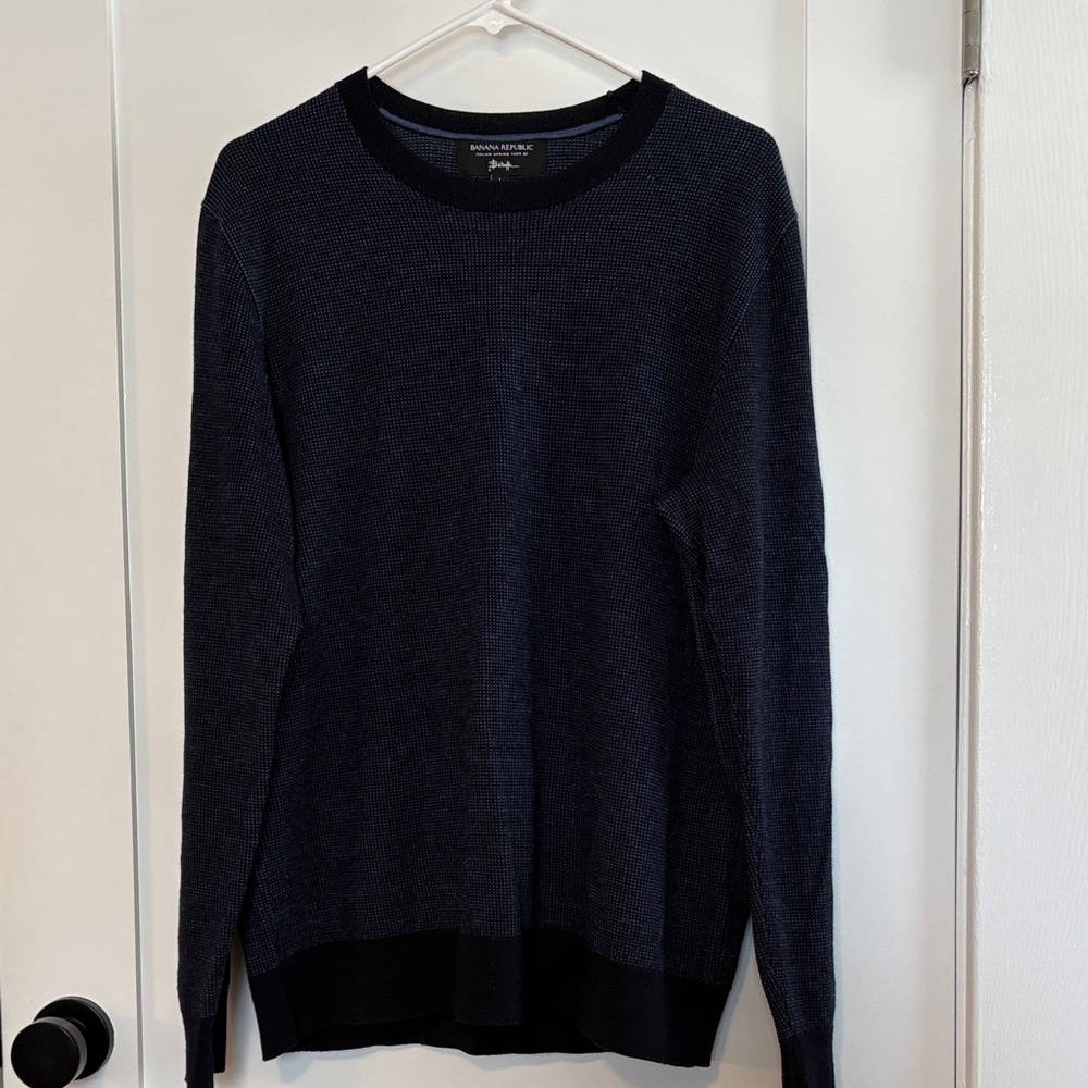 Banana Republic Men's Dark Blue Crewneck Sweater